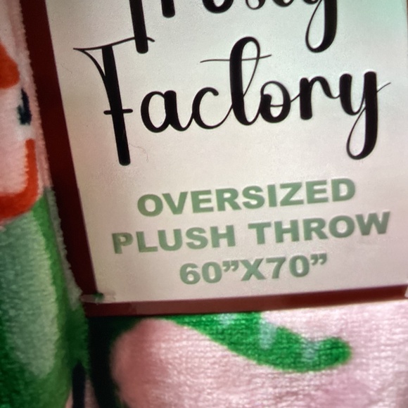 New The Frosty Factory Oversized Christmas Throw - pink Santa on Dinosaurs 60x70 - Picture 8 of 8